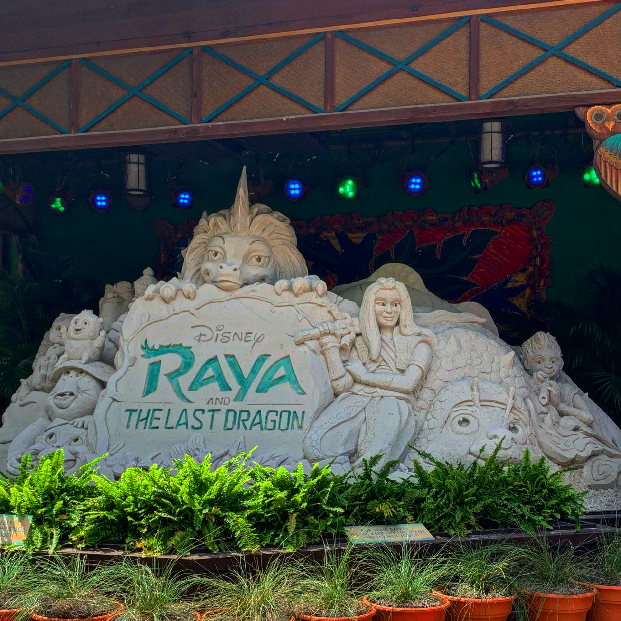 Raya Raya