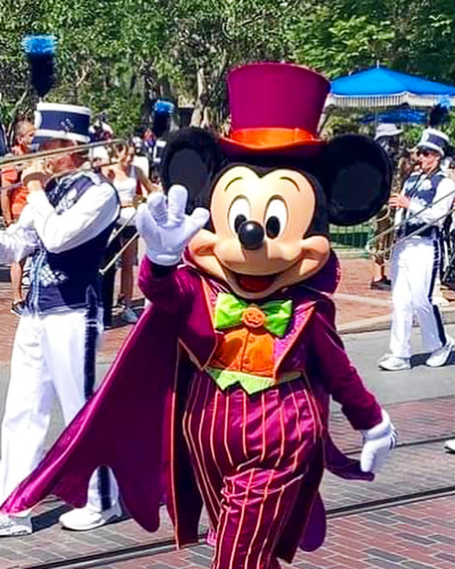 Halloween Time with MickeyMouse Halloween Time with MickeyMouse